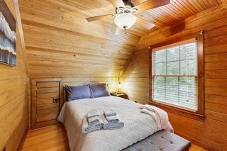 The Cozy Cabin on Lake Gaston - Bracey - 1
