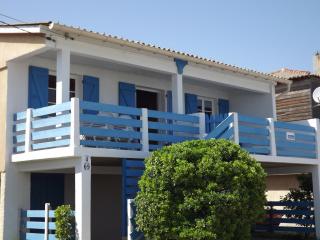 Chalet typique et confortable situé à 150m de la plage - Gruissan - 0