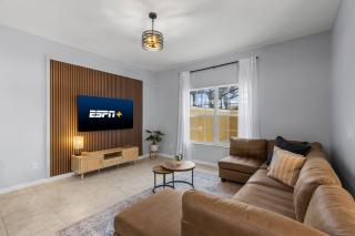 Charming Family Retreat W Pool & Bbq Near Disney - 0