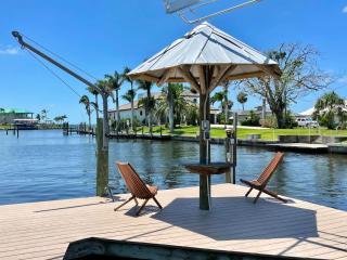 Vietnam-Inspired Cape Villa - Cape Coral - 0