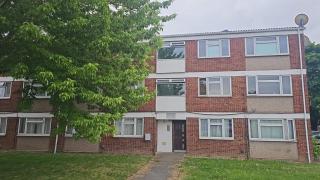Langley One Bedroom Flat - - 0