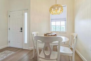 Fort Myers Condo w/ Resort Pools - Near Golf! - 2