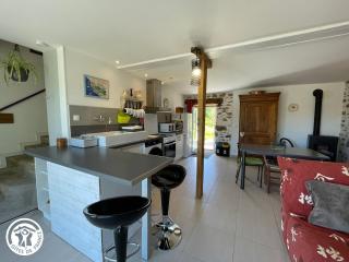 Charmant Gîte à Beaufou avec Terrasse Privée - FR-1-426-581 - 4