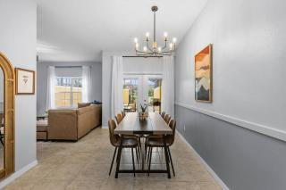 Charming Family Retreat W Pool & Bbq Near Disney - 9