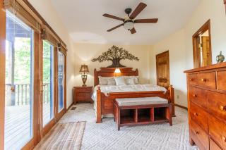 Majestic View cabin in Bryson City: 4BR, lake views, sleeps 10—your perfect mountain escape! - Bryson City - 4