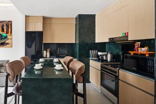 Serene Haven Cozy Community Courtyard View - 7