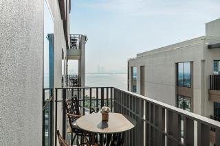 Serene Haven Cozy Community Courtyard View - 1