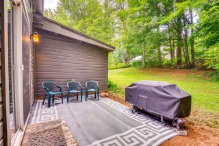 Brantingham Cottage with Fire Pit and Forested Views! - Glenfield - 9