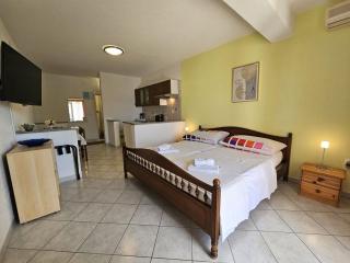 KETI 3 NV - Apartment 2 pax with terrace and private parking - Novi Vinodolski - 1