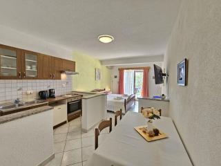 KETI 3 NV - Apartment 2 pax with terrace and private parking - Novi Vinodolski - 3