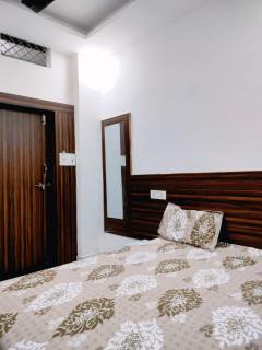 hotel Jagdamba - Ujjain - 0
