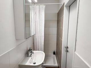 Modern Living I 2 Min to U3 Metro Line I Fast Wifi - Viena - 9