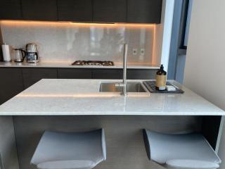 Brand New Modern 2 BR Condo in Heart of Downtown Vancouver - Vancouver - 4