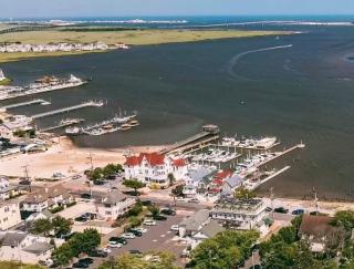 Tavern on the Bay Hotel - Nucky Johnson Suite - Somers Point - 4