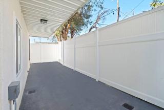 C- Vibrant and Glam NoHo Pad near U-Studios and H-Sign - North Hollywood - 4