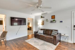 < 1 Mi to Tubing: Sleek Condo in Downtown Helen - 5
