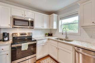 Steps to River + Shops: Downtown Helen Retreat! - 6