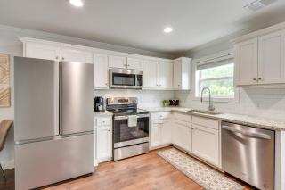 Steps to River + Shops: Downtown Helen Retreat! - 7