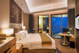 Holiday Inn Haikou West Coast by IHG - Haikou - 1