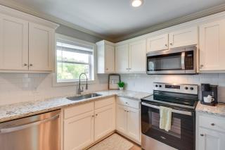 1 Block to Main St & River: Downtown Helen Condo - 4