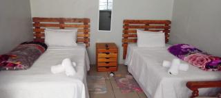 The Croc Guest house - Springs - 7