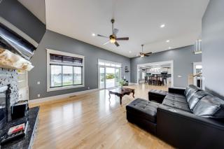 Bay Views and Deck Spacious Ferndale Family Home - Ferndale - 5