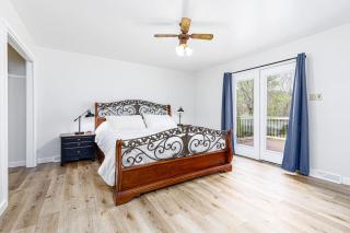 Enola Trail Getaway - bikes, rural, BBQ ,King bed, patio - 3