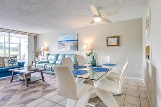 Sunny Sarasota Oasis with Private Screened Lanai - 4