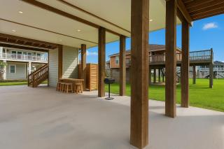 Puesta Del Sol 4BR Beach Retreat Decks Ocean Views and Outdoor Bar - Crystal Beach - 6