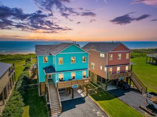 Luxury Beachfront Escape 2 Homes, Pools & Hot Tubs - 4