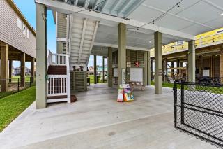 Relax And Sea NEW Luxury Canal-View Escape Gated Community Firepit and Decks - 5
