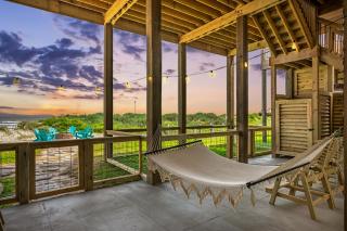 Always 5 O'clock Beachfront Hot Tub Luxury Game Area - 1