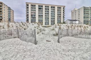 Oceanfront Waterpointe 1 Unit 1002 Sleeps 3 Balcony Pools Free Parking - North Myrtle Beach - 7