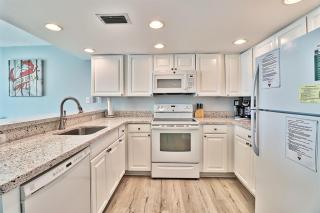 Oceanfront Waterpointe 1 Unit 1002 Sleeps 3 Balcony Pools Free Parking - North Myrtle Beach - 3