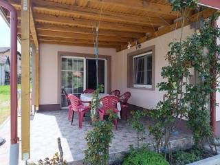 Charming Riverside Retreat - - 0