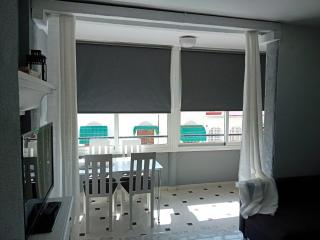 Studio with pool and sunrise view at 10 min beach walk - 2