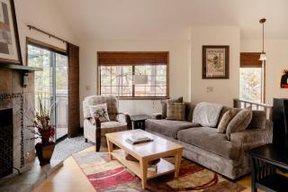 The Wee Hoose in The Village, spacious and comfy - Big Bear Lake - 0