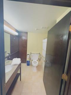 hilltop inn - Barre - 9