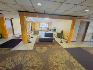 Hilltop Inn - 1