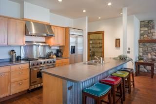 Magical Beachfront, Hot Tub, Private, Spacious - Eastsound - 4