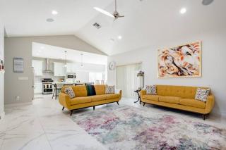 Private Bedroom with Bath & Pool Access in Peaceful Port Saint Lucie - Port Saint Lucie - 2