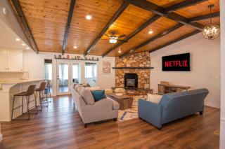 Canyon View House w/ hot tub, game room, views, and more - Oakhurst - 6