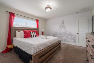 Outdoor Movie Theatre! Heated Private Pool! 4 Mi to Disney! Grill - 9