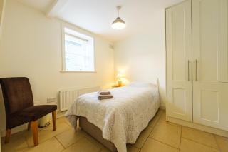33A Steepleview - Trim - 7