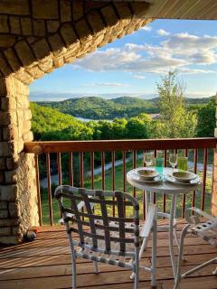 Gorgeous Lake/Mtn Views, Walk to Lake, SDC Close! - Branson - 8