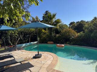 Rez-de-villa - piscine chauffée & jardin- salon avec canapé lit, cuisine et 2 chambres - Mougins - 8