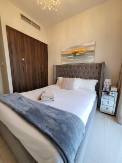 Villa Victoria Damac Hills 2 Family Retreat with Waterpark and Petting Farm - Dubai - 2