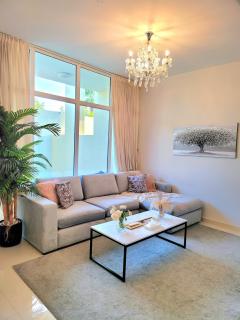 Villa Victoria Damac Hills 2 Family Retreat with Waterpark and Petting Farm - Dubai - 0