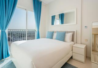 Homesgetaway - Elegant 2BRApt In Navitas A Damac Hills 2 - Dubai - 2