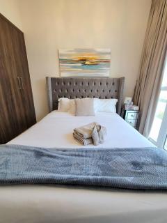 Villa Victoria Damac Hills 2 Family Retreat with Waterpark and Petting Farm - Dubai - 3